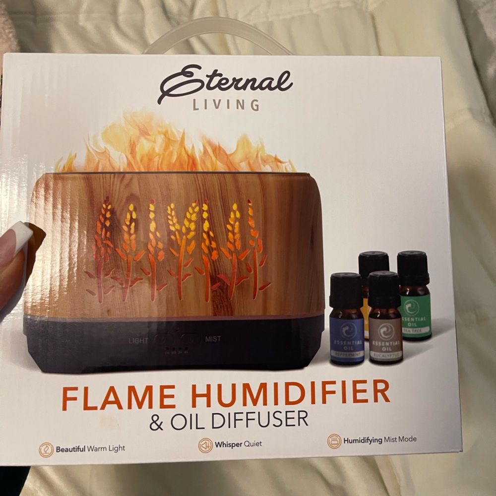 flame humidifier and  essentials oils